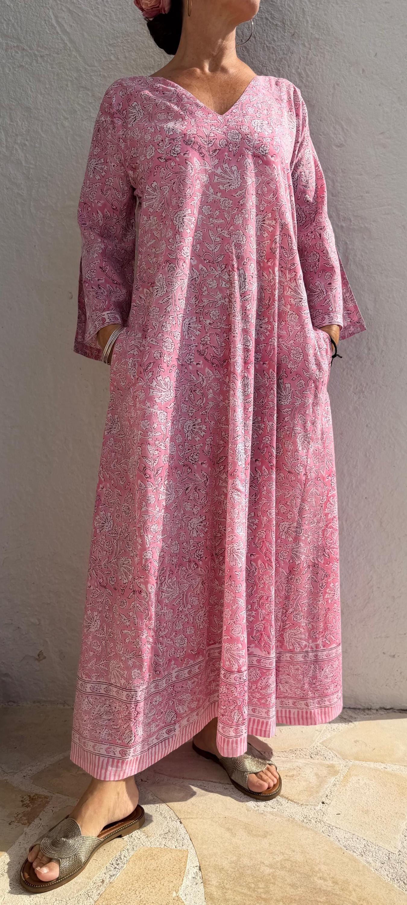 long kaftan in soft cotton,pink color,floral pattern,summer outfit,flared shape,beach party dress