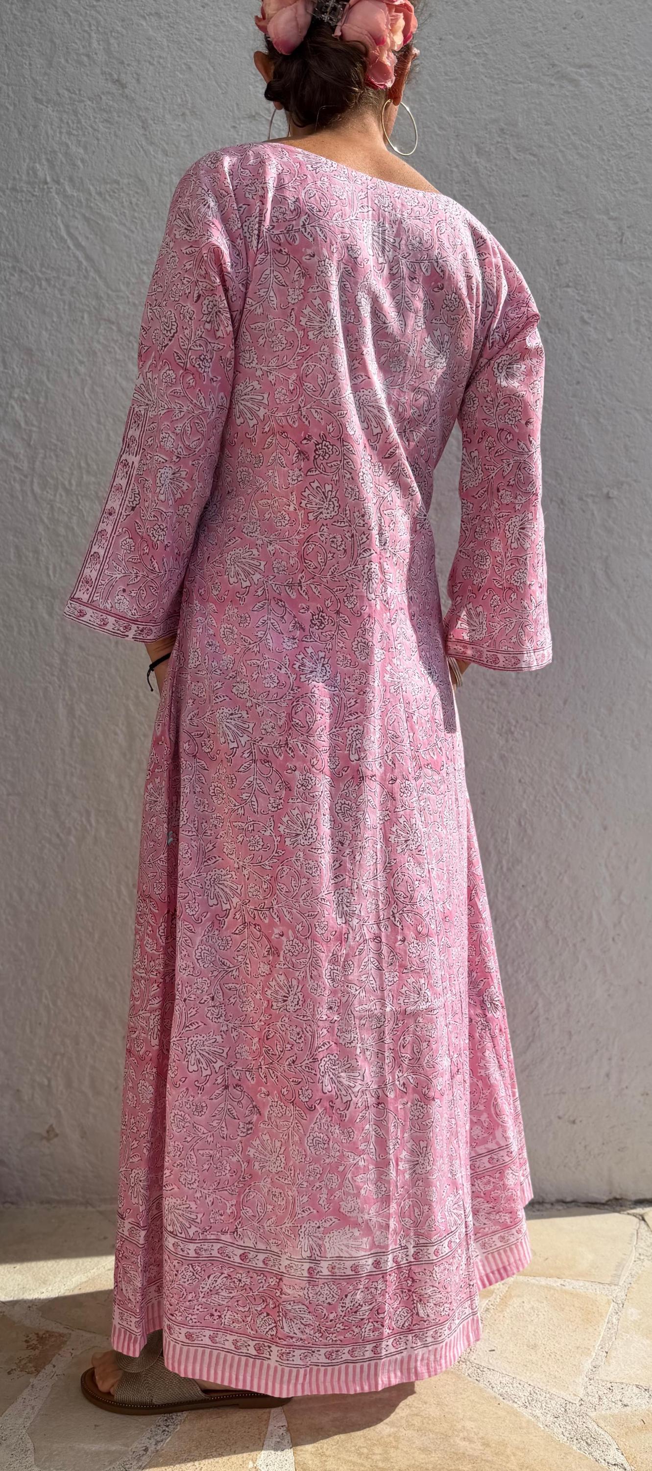 long kaftan in soft cotton,pink color,floral pattern,summer outfit,flared shape,beach party dress