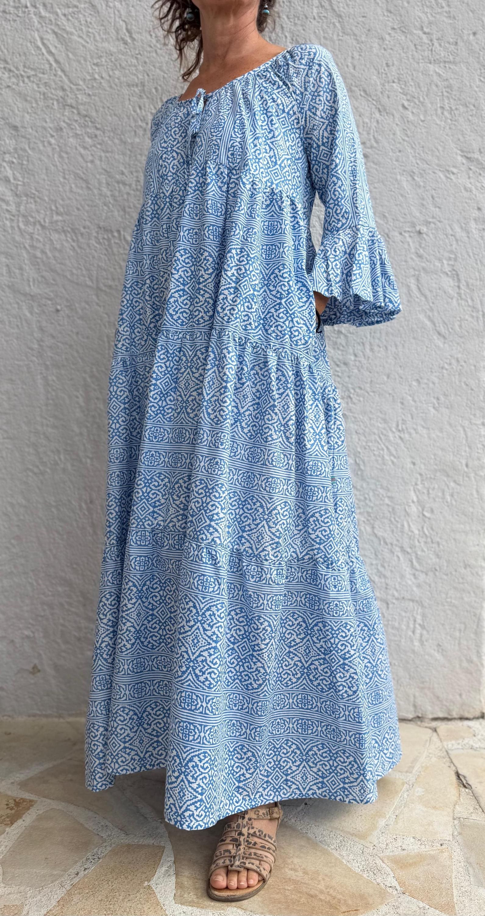 long ruffled dress in cotton,geometric pattern,blue & white colors,bohochic summer outfit