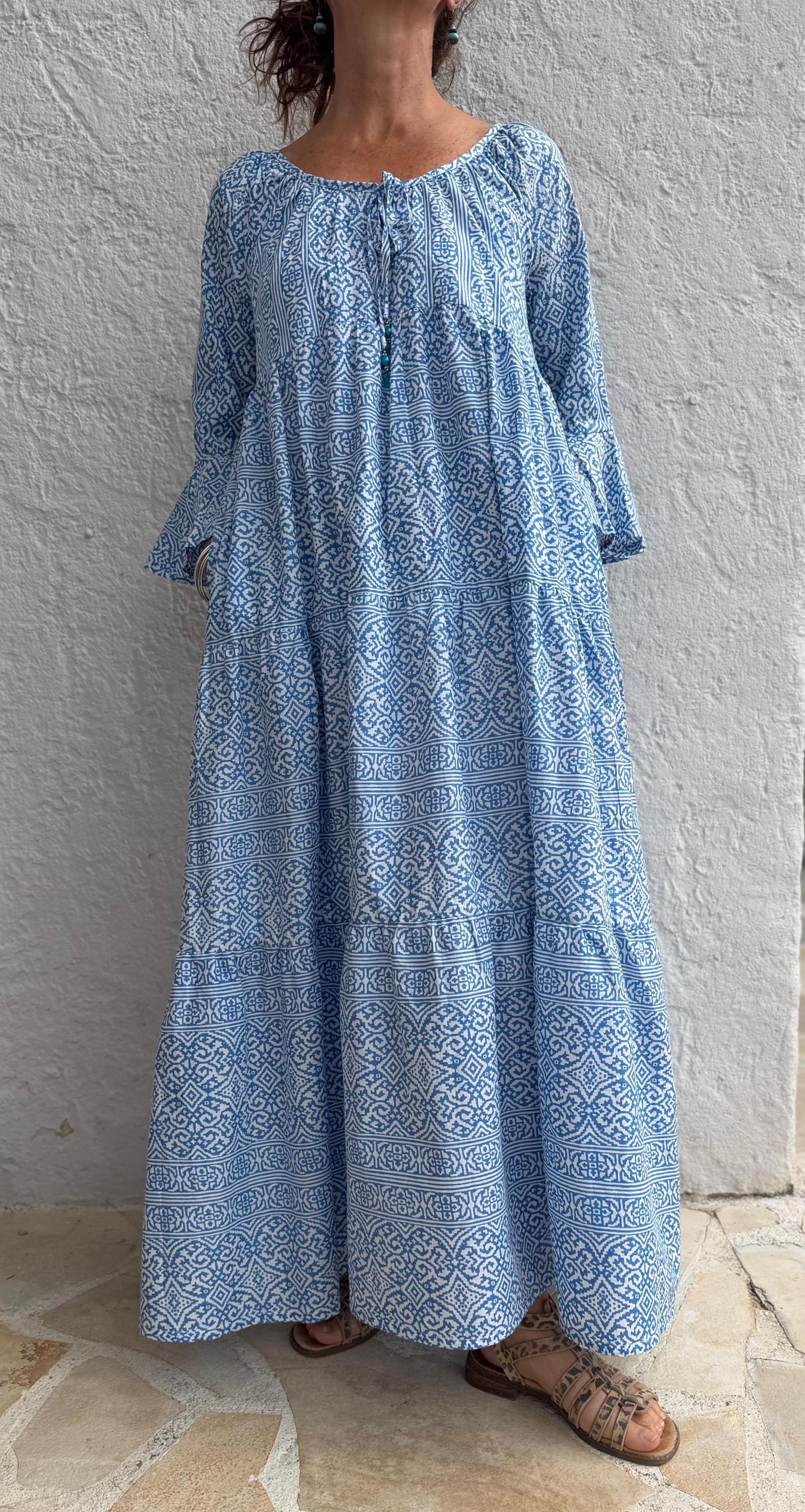 long ruffled dress in cotton,geometric pattern,blue & white colors,bohochic summer outfit