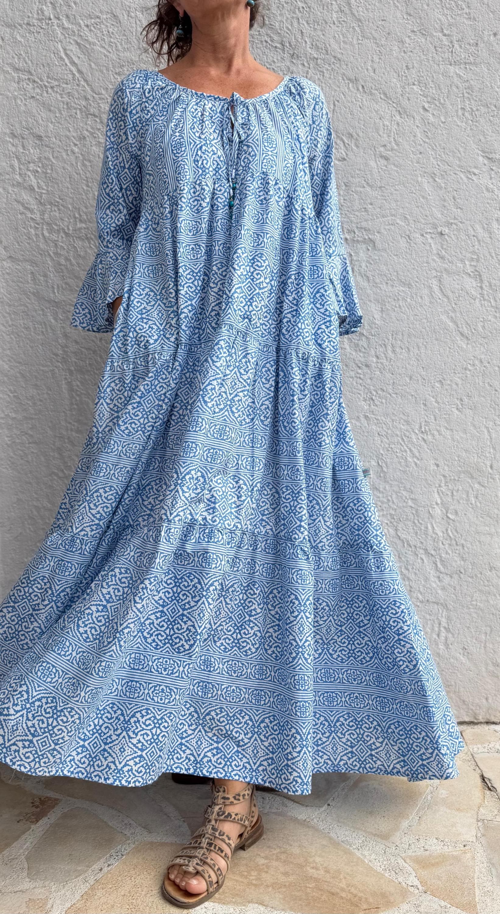 long ruffled dress in cotton,geometric pattern,blue & white colors,bohochic summer outfit
