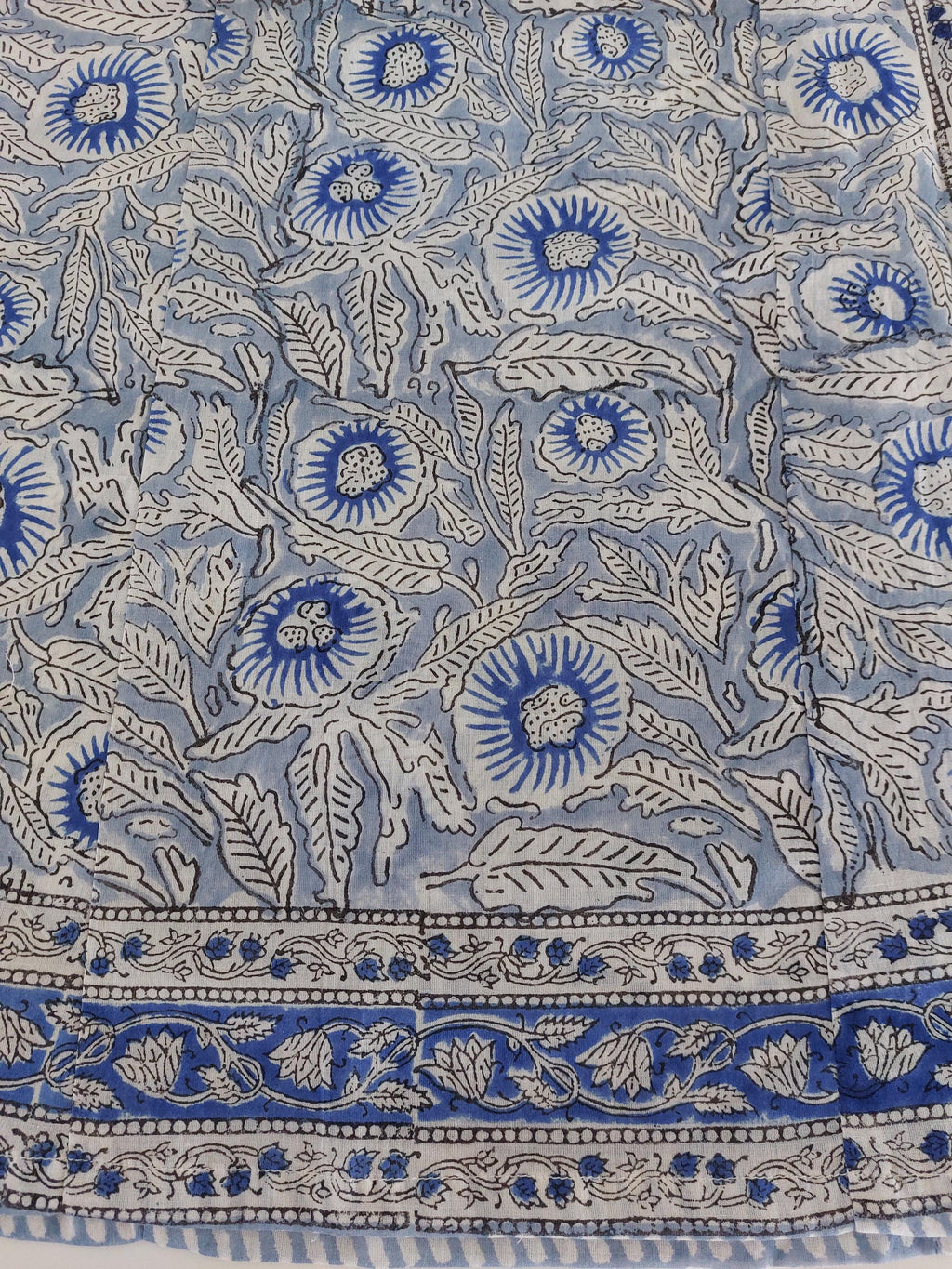 long kaftan in soft cotton,in the shade of blue,floral pattern,summer outfit,flared shape,beach party dress