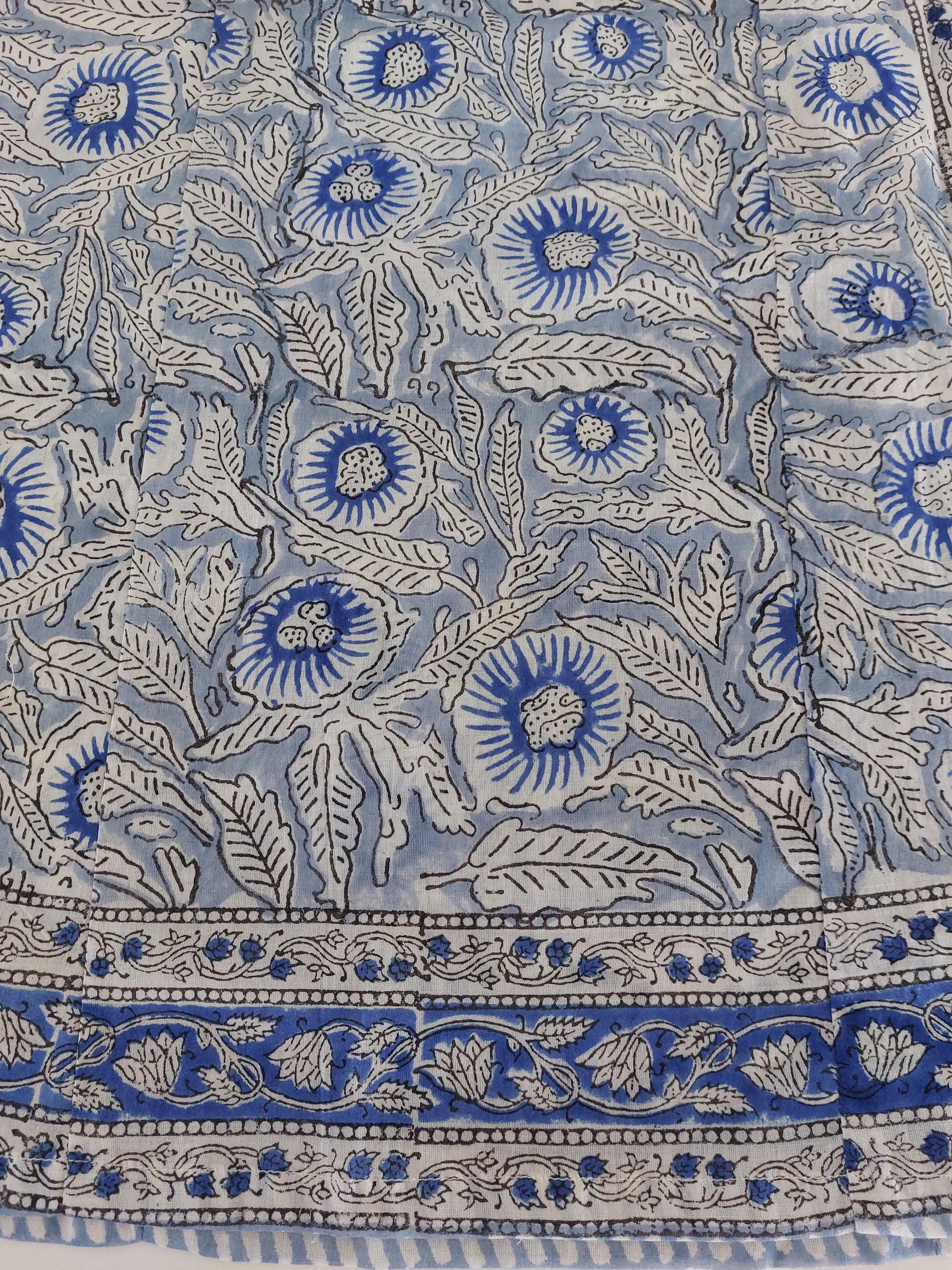 long kaftan in soft cotton,in the shade of blue,floral pattern,summer outfit,flared shape,beach party dress