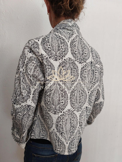 Baumwolljacke im Kimonostil mit schwarzen Rauten