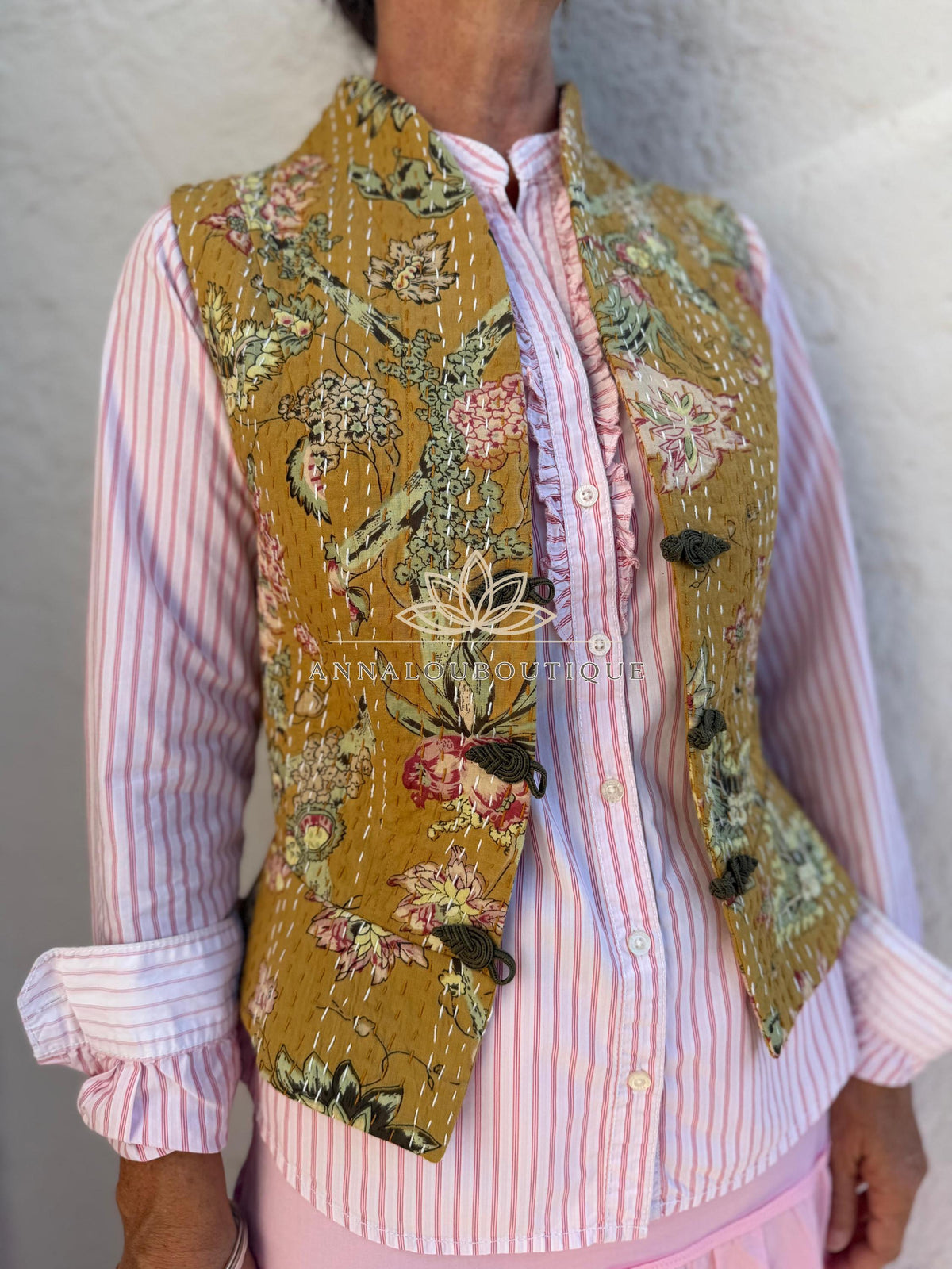 Gilet corseté bleu canard à hortensias roses