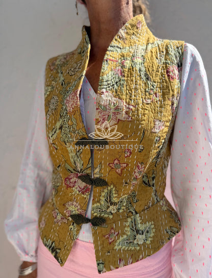 Gilet corseté bleu canard à hortensias roses