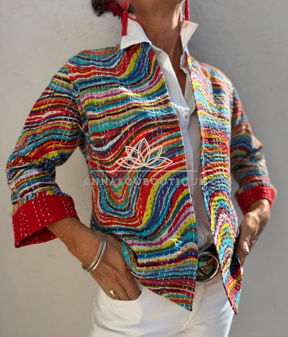 Bunte Baumwolljacke im Kimonostil mit Regenbogenmuster