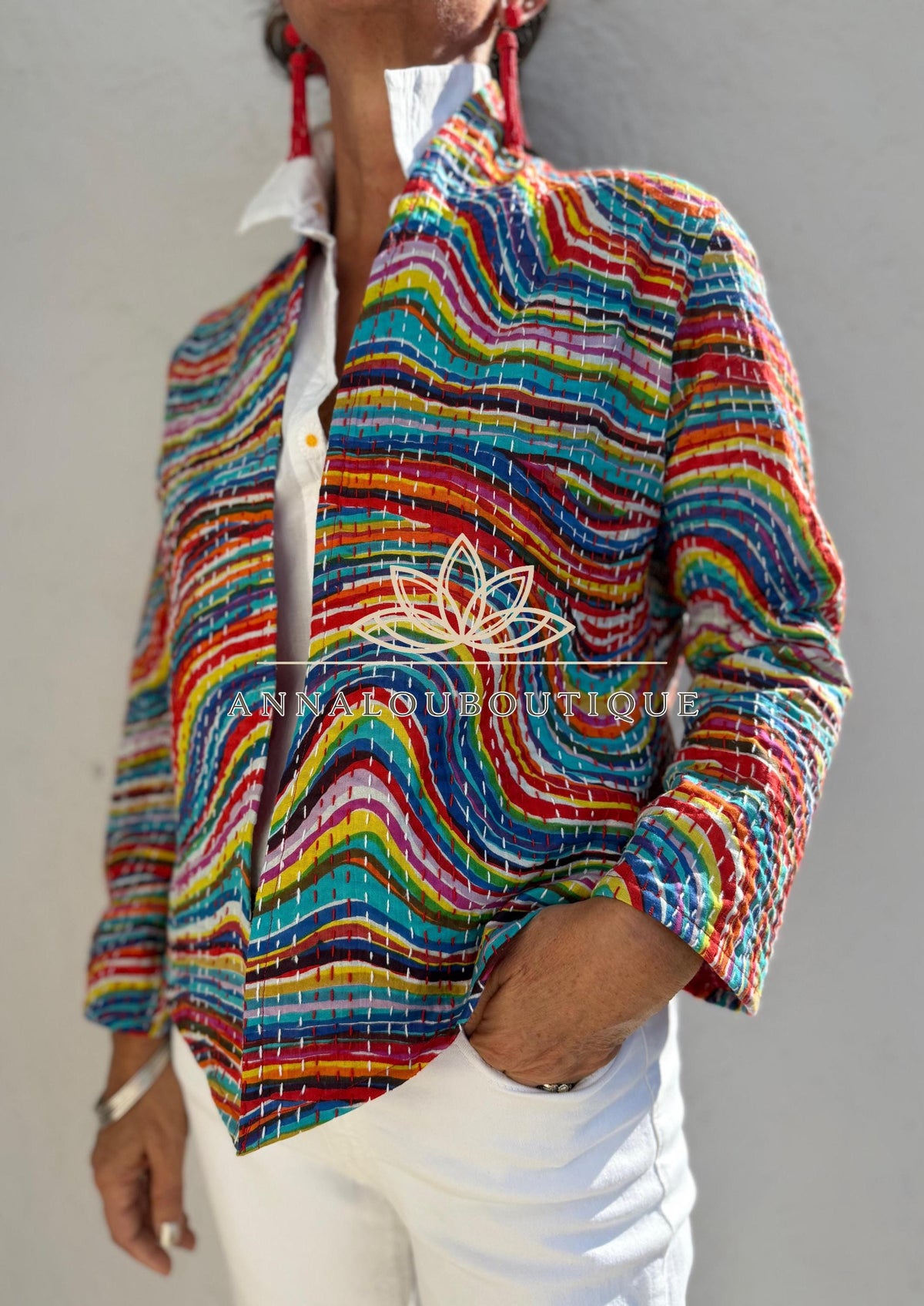 Bunte Baumwolljacke im Kimonostil mit Regenbogenmuster