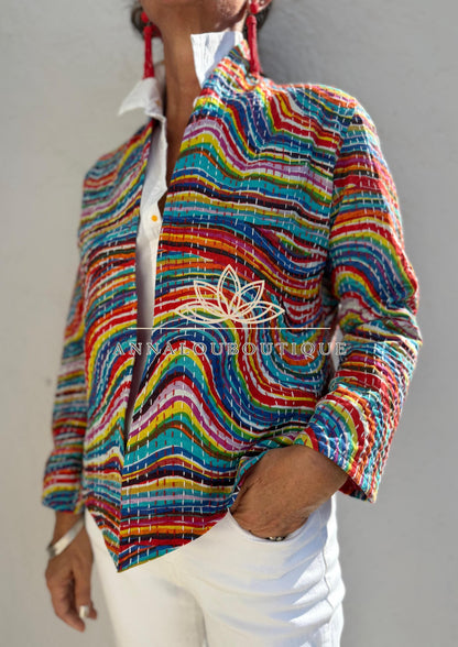 Bunte Baumwolljacke im Kimonostil mit Regenbogenmuster