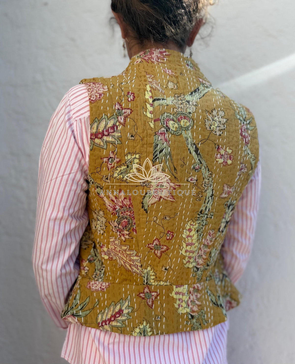 Gilet corseté bleu canard à hortensias roses