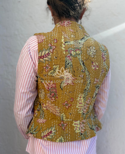 Gilet corseté bleu canard à hortensias roses