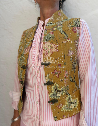 Gilet corseté bleu canard à hortensias roses