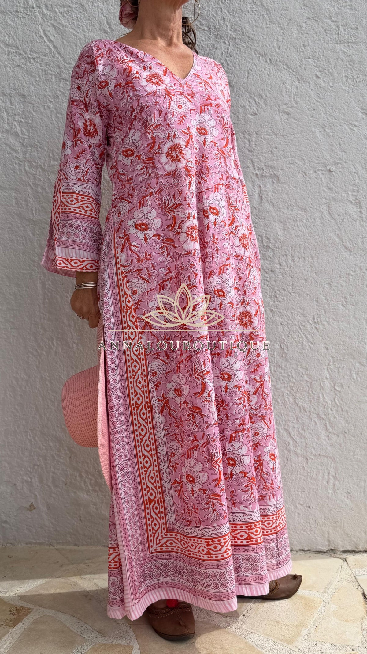 Langer ausgestellter Baumwollkaftan mit rosa und orangefarbenen Blumen