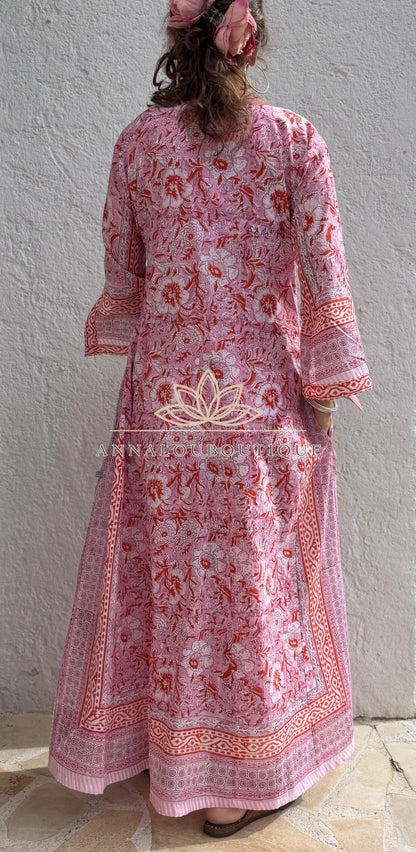 Langer ausgestellter Baumwollkaftan mit rosa und orangefarbenen Blumen